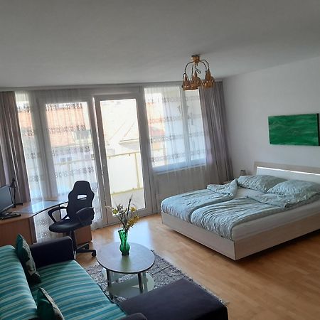 Serviced Apartment With Sunny Balcony Viena Exterior foto